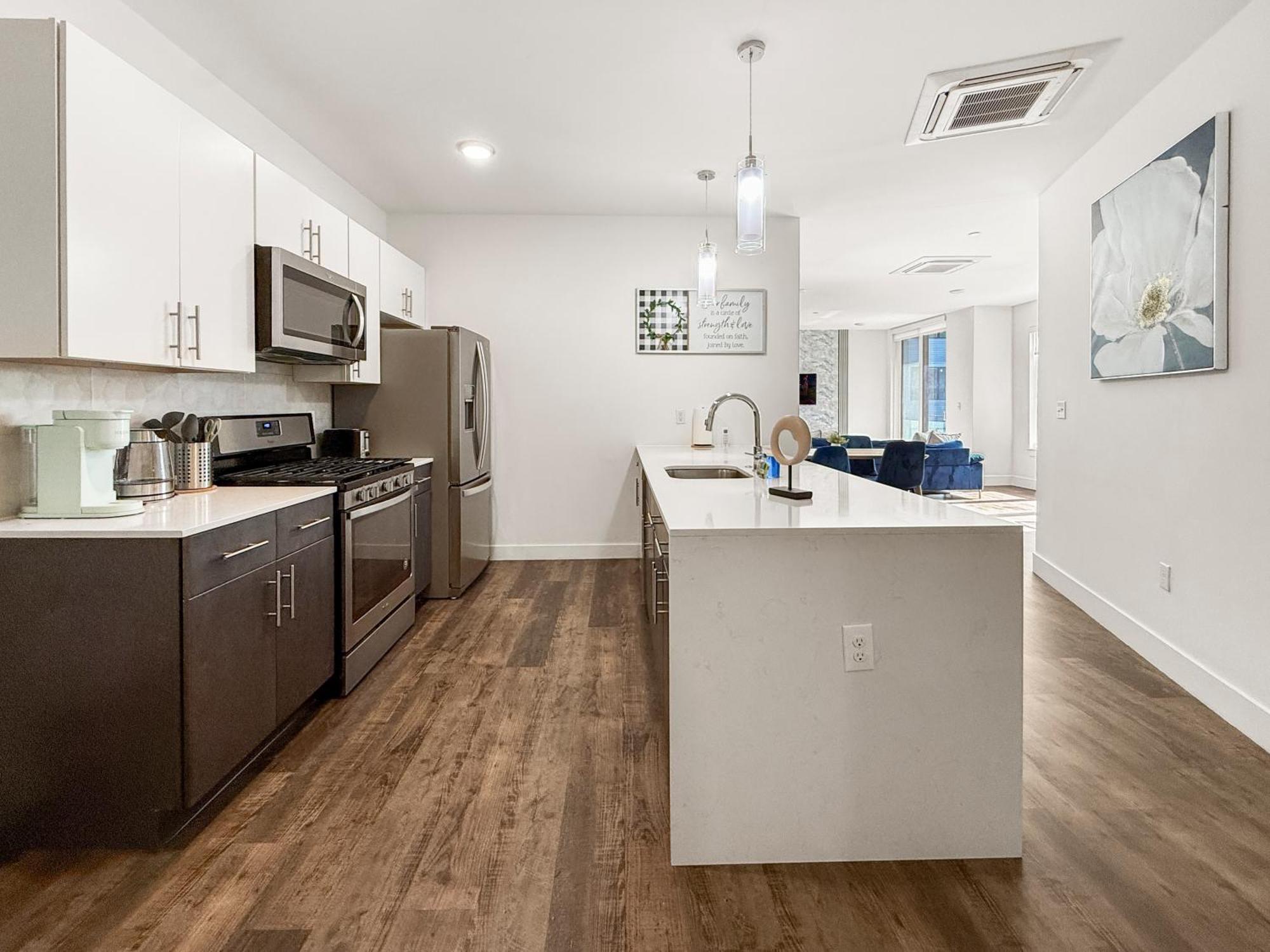 Apartmint At Liberty A - *